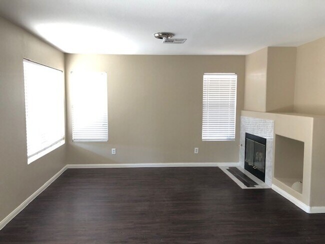 Building Photo - 4808 Lupita Ct