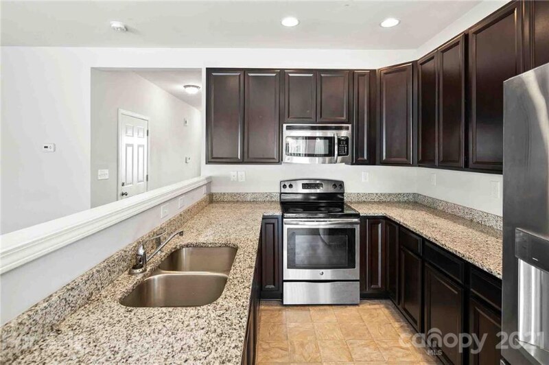 Building Photo - 10353 Bunclody Dr