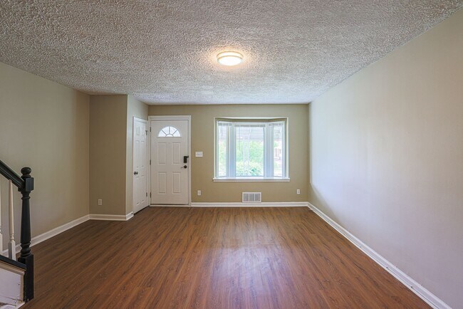 Building Photo - 1113 N Marlyn Ave