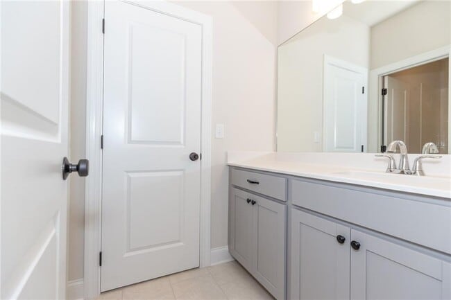 Building Photo - 1024 Miranda Ter