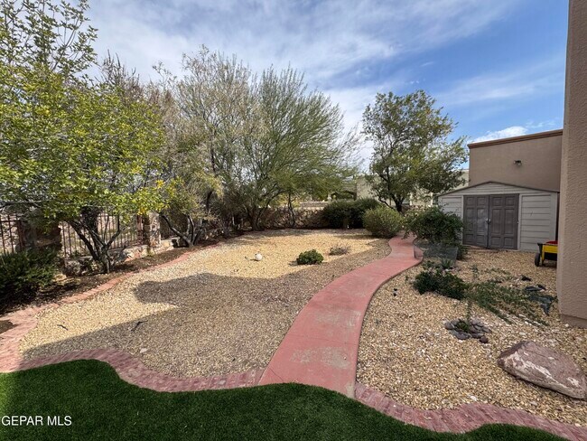 Building Photo - 7381 Black Mesa Dr