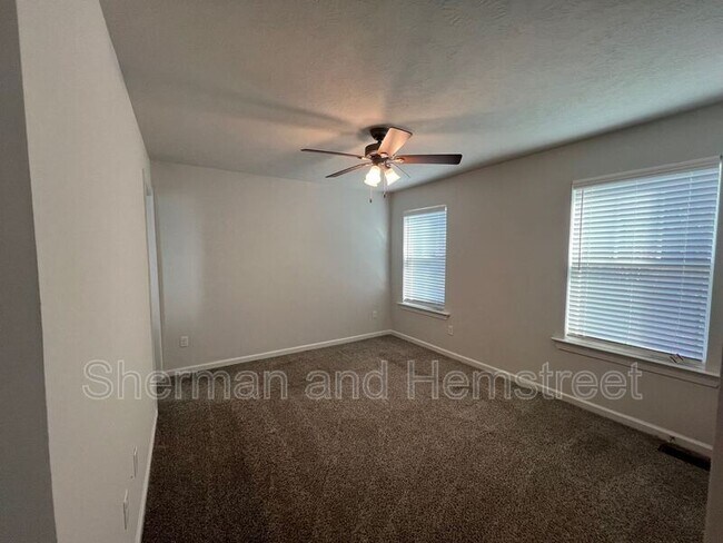 Building Photo - 2053 Lotus Dr