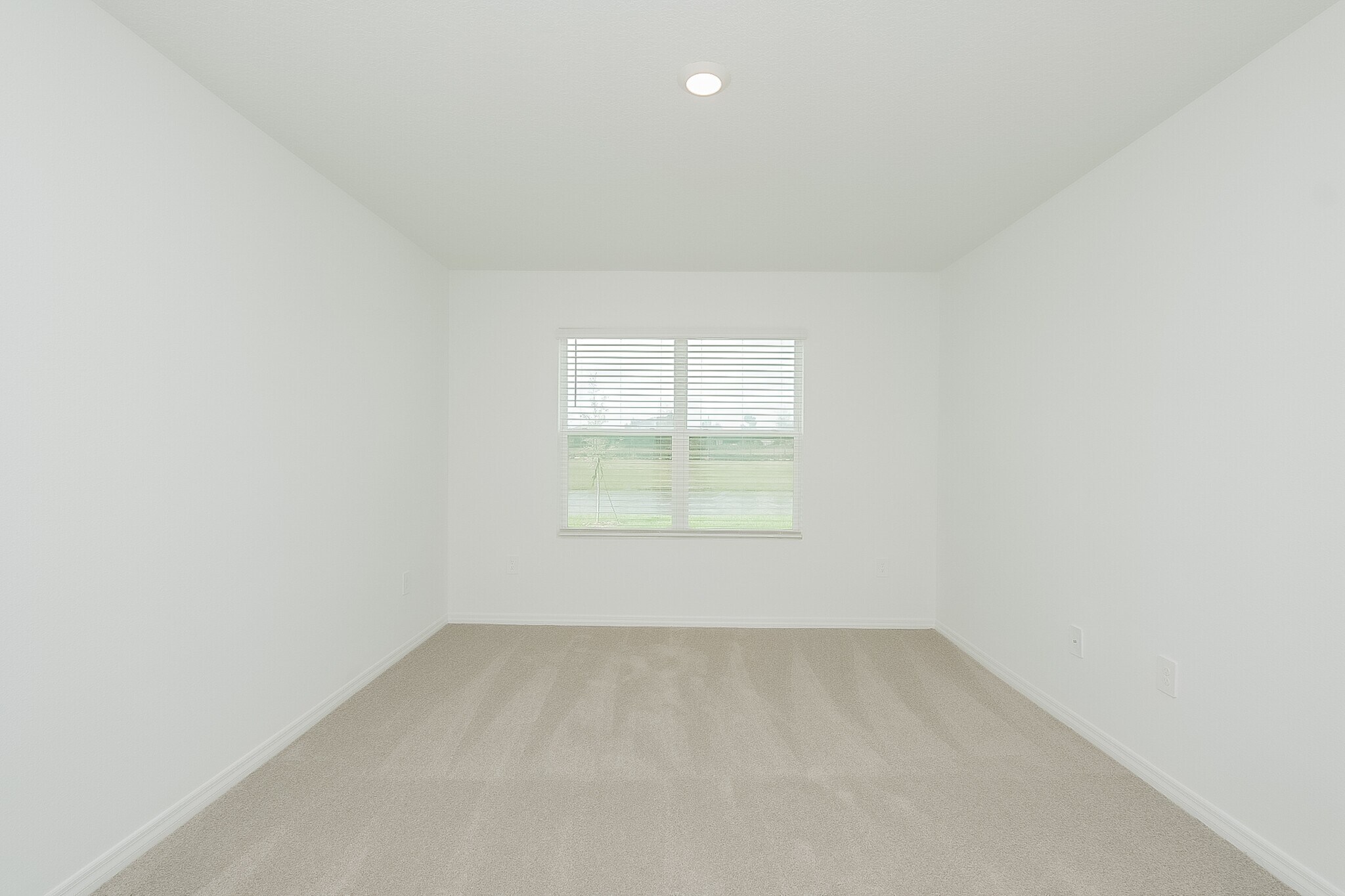 Building Photo - 17226 Reserva Dr