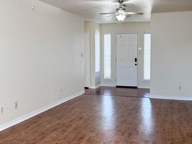 Building Photo - Charming Duplex with a Touch of Country Charm