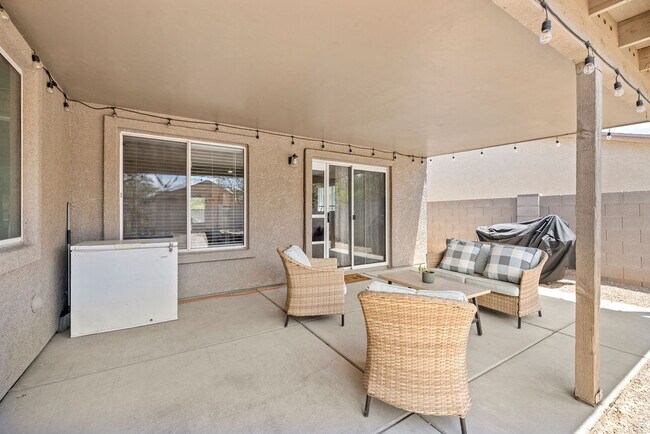 Building Photo - 5840 E Tercel Dr