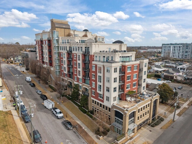 Building Photo - 618 N Boylan Ave