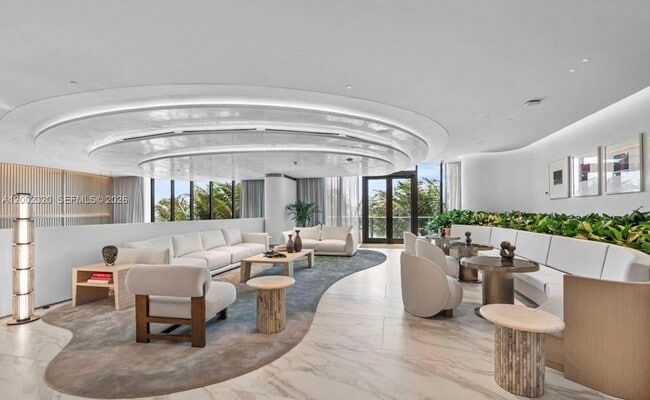 Building Photo - 900 N Ocean Blvd