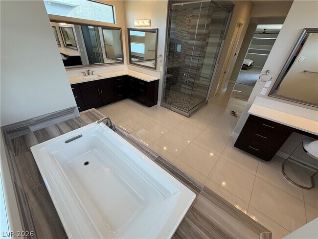 Building Photo - 66 Pristine Glen St