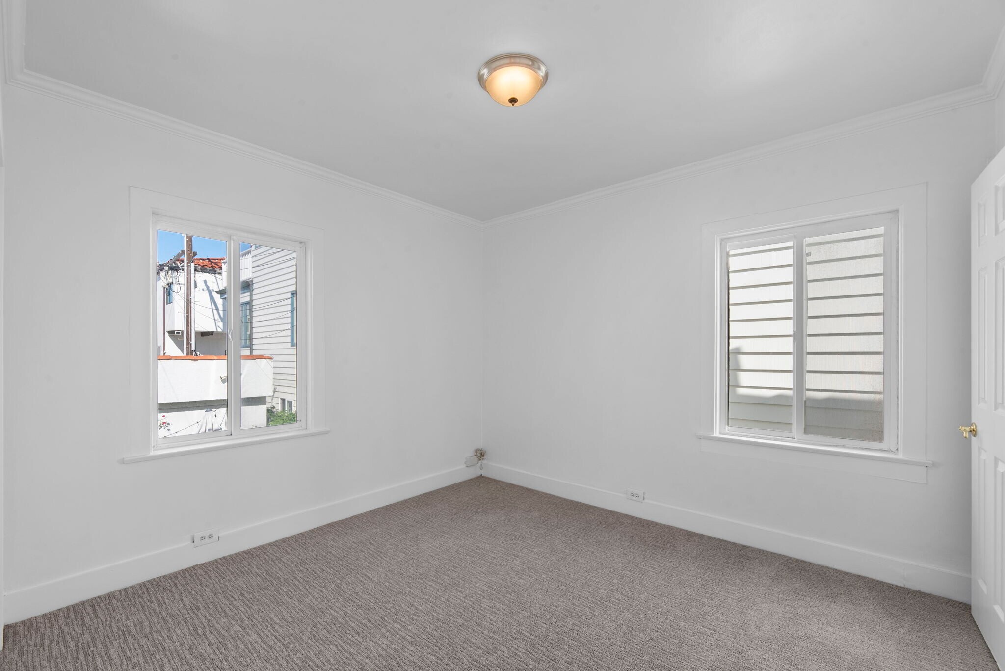 Building Photo - 303 28th St