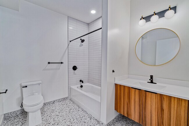 Building Photo - 293 Fairmount Ave