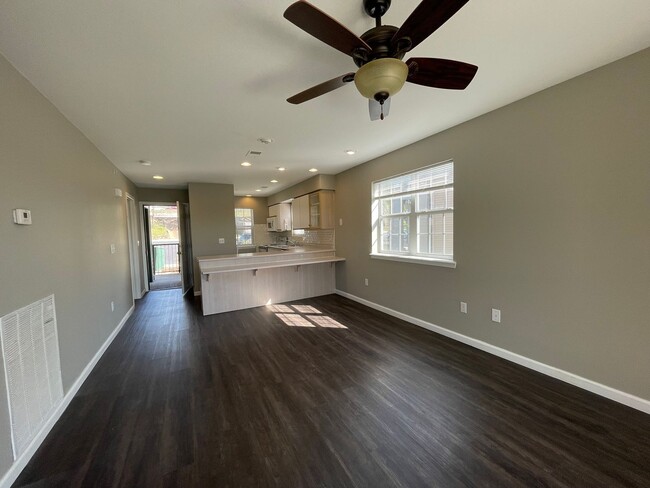 Building Photo - 2 bedroom 2 bath Apartment for Rent in Branson, Missouri -  Walk IN