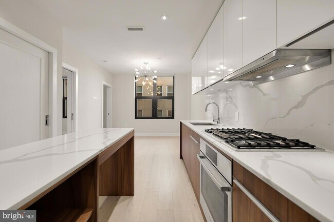 Building Photo - 1427 Rhode Island Ave NW