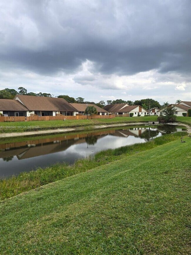 Building Photo - 1120 Parkside Green Dr