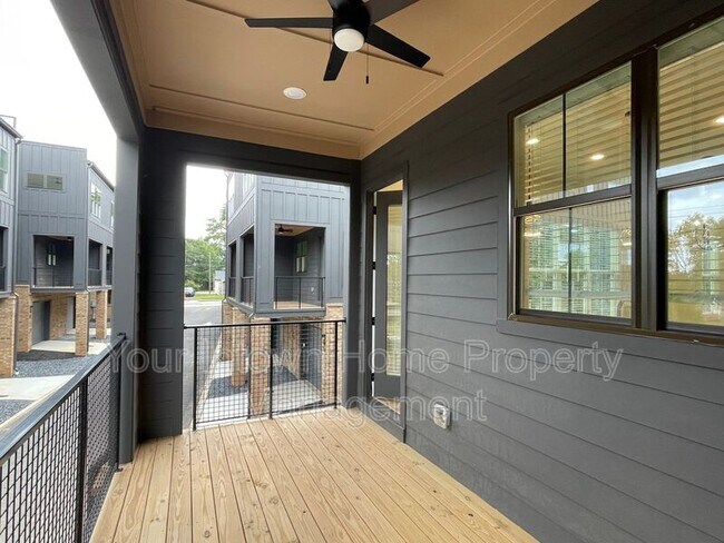 Building Photo - 1133 Kinght Walk