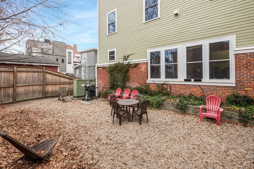 Building Photo - 253 Norfolk St