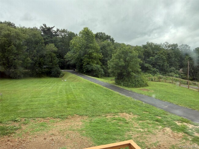 Building Photo - 377 NY-284