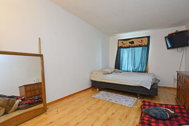 Building Photo - Spacious 2-Bedroom 3-Bathroom Townhome in ...
