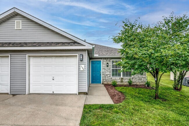 Building Photo - Stylish Belton Townhome | 3 Beds, 2 Baths,...