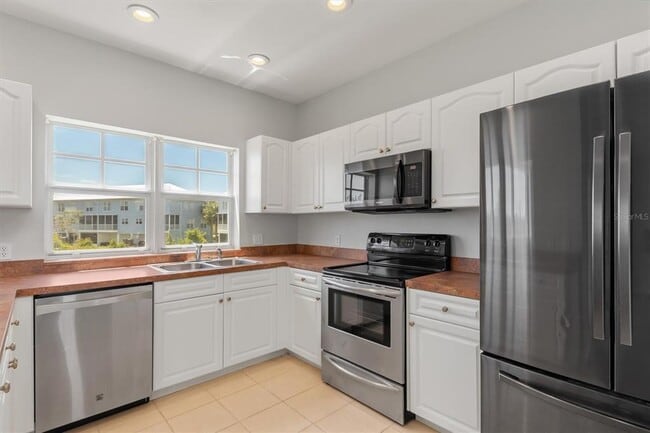 Building Photo - 3923 Cape Haze Dr