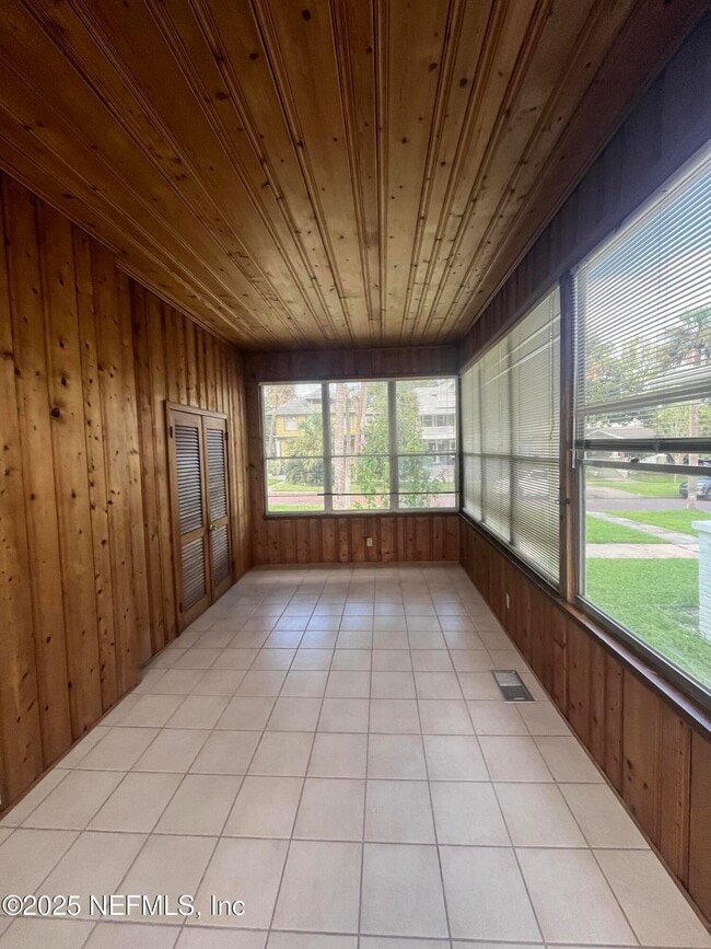 Building Photo - 1808 Bayard Pl