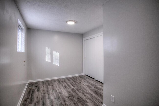 Building Photo - 3403 Henery Rd