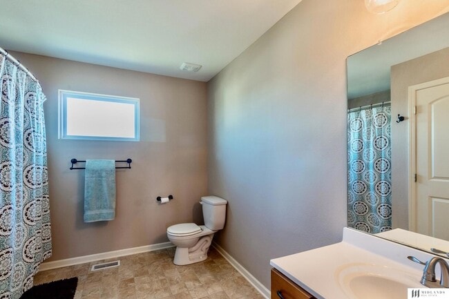 Building Photo - 8717 S 67th St