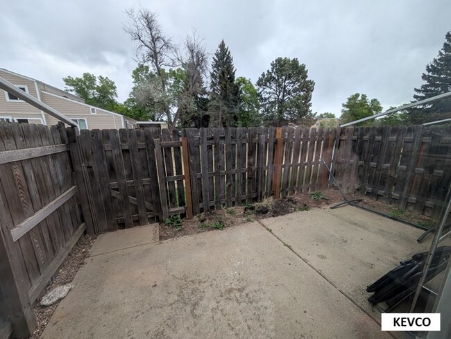 Building Photo - Great Townhome Near Horsetooth Resevoir!