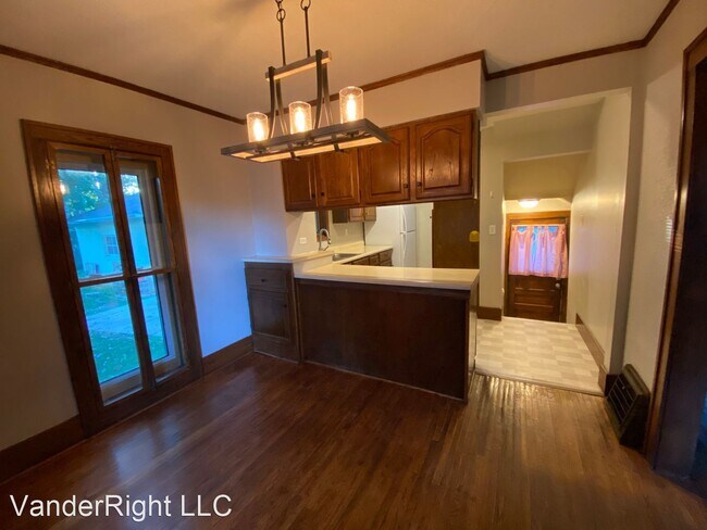 Building Photo - 3 br, 1.5 bath House - 2107 S Grange Ave