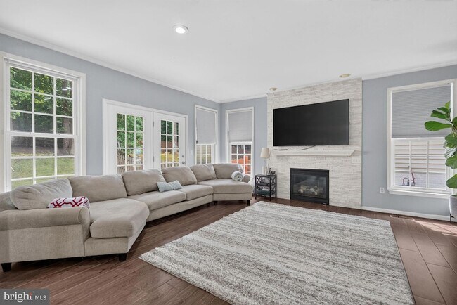 Building Photo - 13016 Pilgrims Inn Dr
