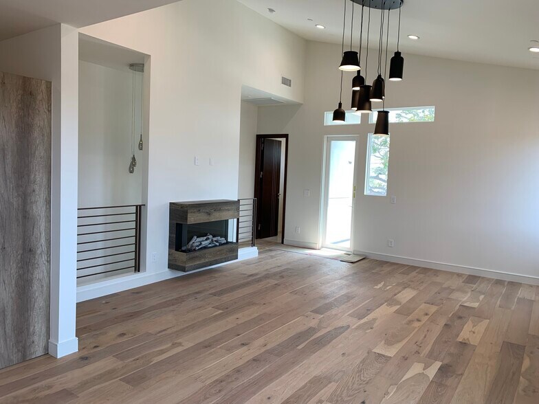 Building Photo - 401 Firmona Ave