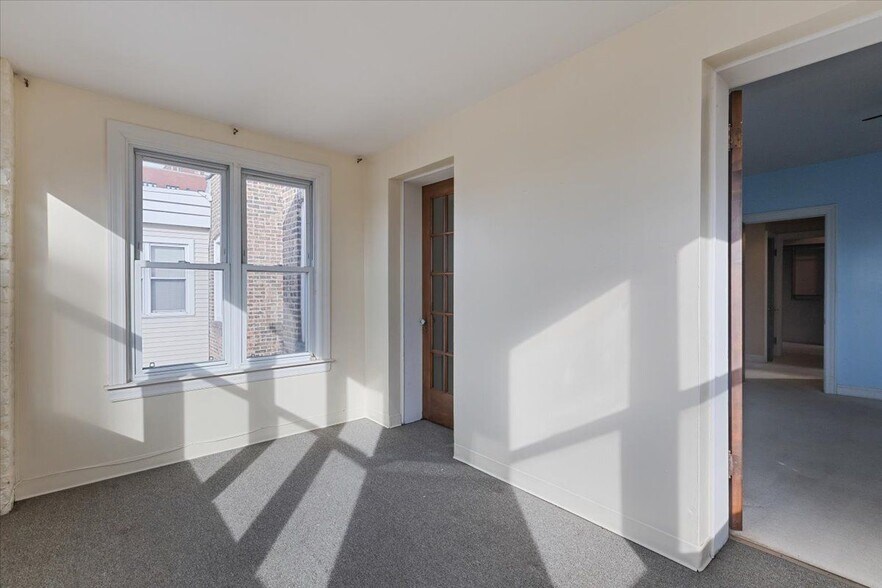 Building Photo - 7216 S South Shore Dr