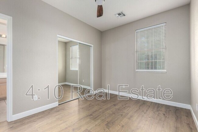 Building Photo - 3632 E Sebastian Ln