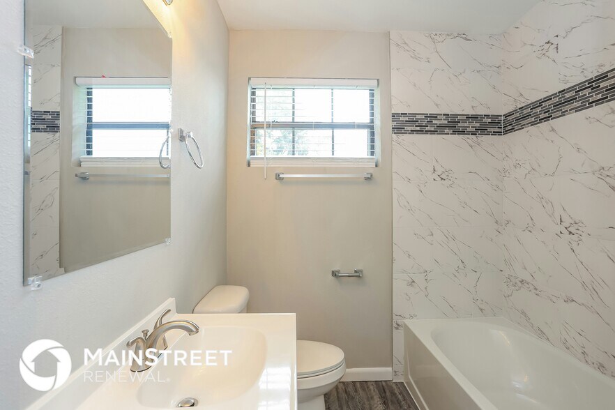 Building Photo - 6245 Green Pine Ln