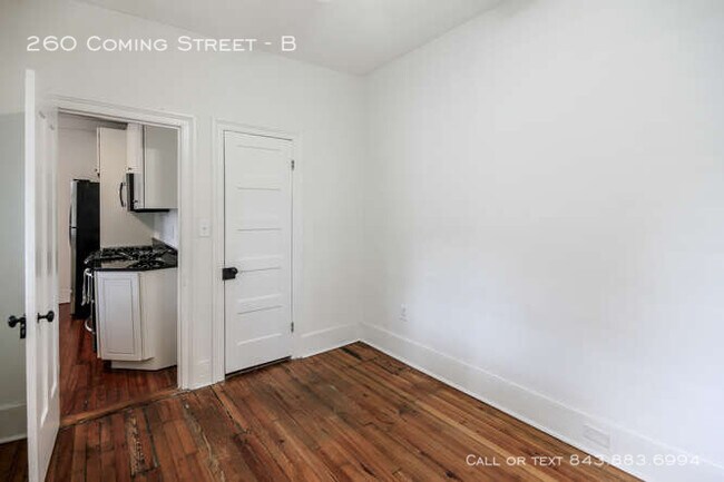 Building Photo - 260 Coming St