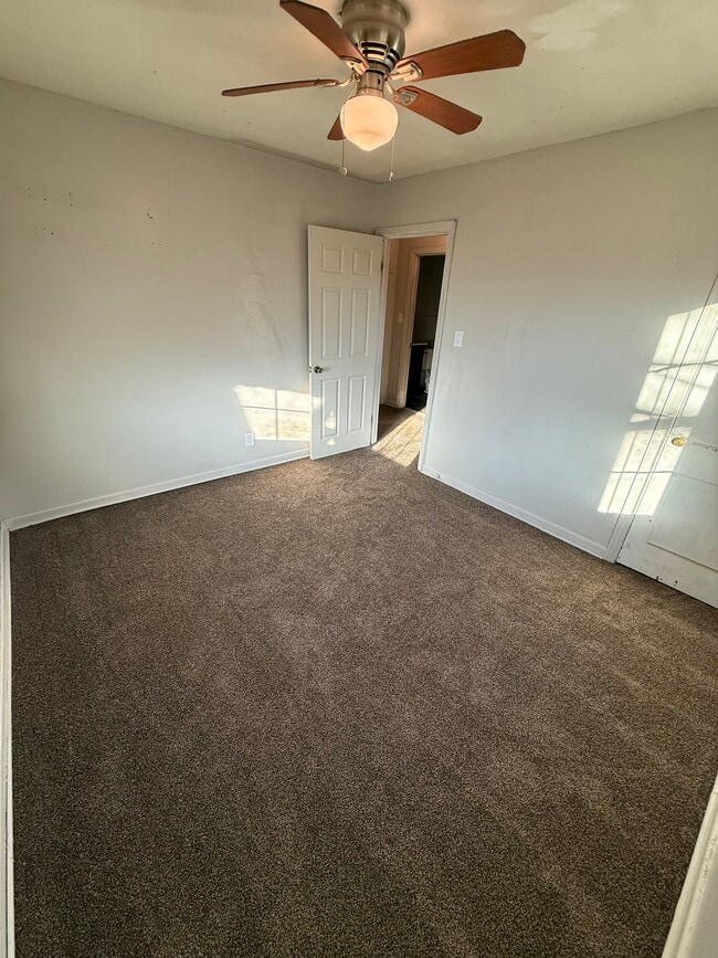 Building Photo - 1913 Gilbert Ave