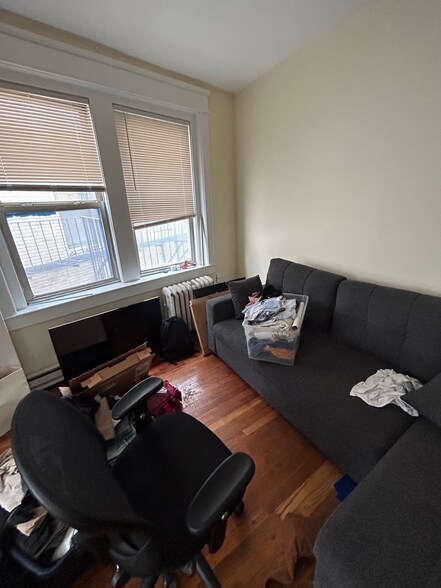 Building Photo - 55 Park Dr