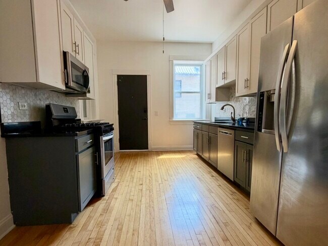 Building Photo - 5135 S Dorchester Ave