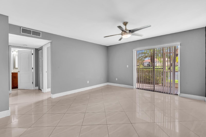 Building Photo - 1255 SW 46th Ave