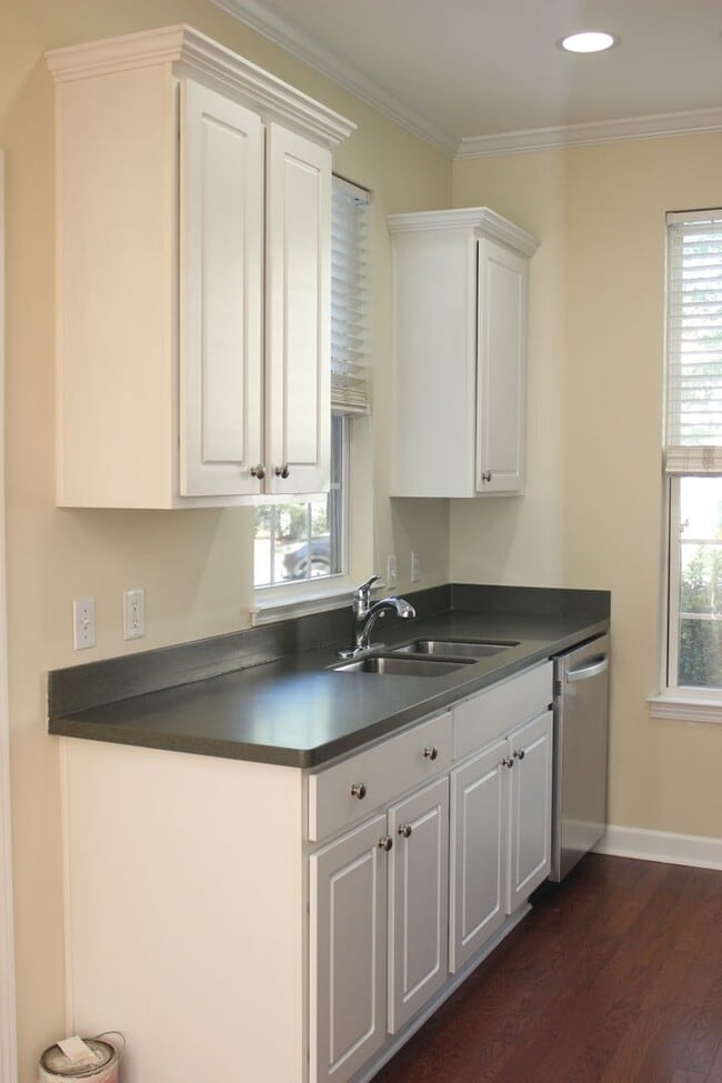 Building Photo - Wellstone Townhouse