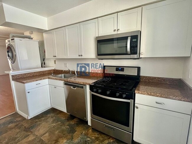 Building Photo - 3485 Rebecca Ln