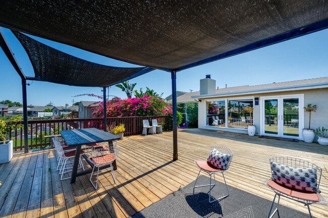 Building Photo - RARE! Lovely and Spacious Clairemont 4BD/2BA Home on Tecolote Canyon! - $5,995/mo!