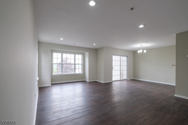 Building Photo - 1611 Vista Terrace