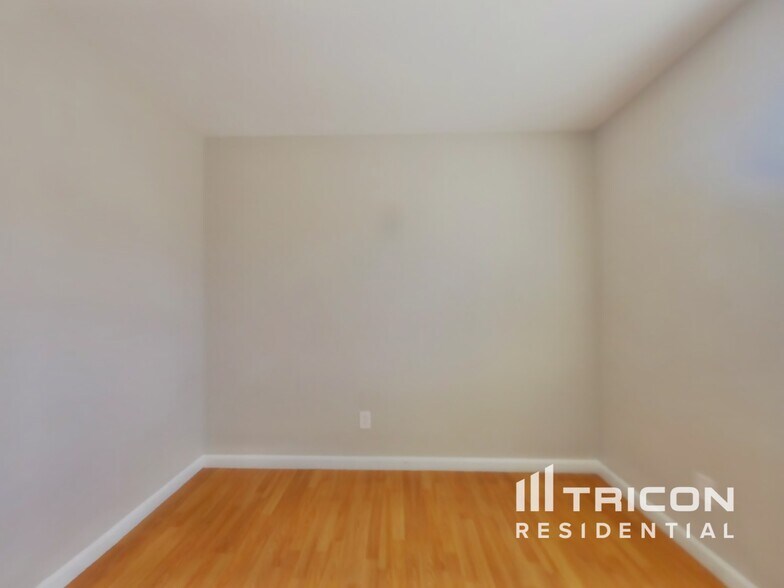 Building Photo - 5907 Poinsettia Ct