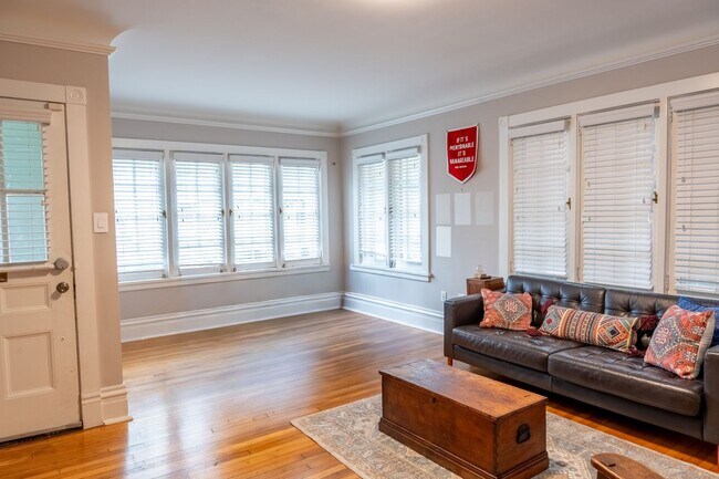 Building Photo - SHADYSIDE RENTAL