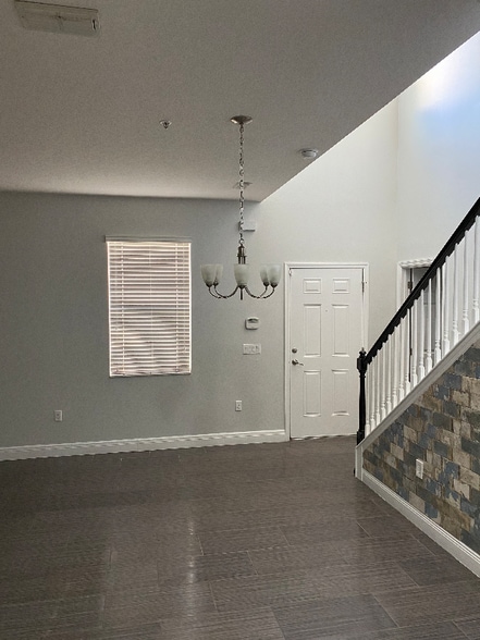 Building Photo - 9635 Tivoli Villa Dr