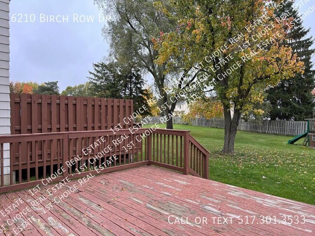 Building Photo - Well Maintained 3-BDR 2.5-BTH Duplex w/ Ga...