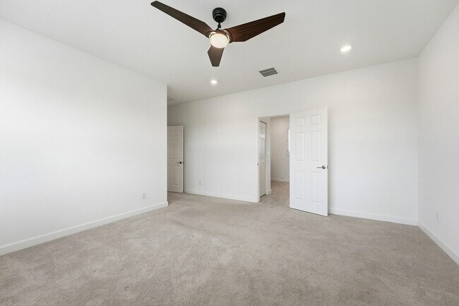 Building Photo - 1261 Deer Hvn Dr