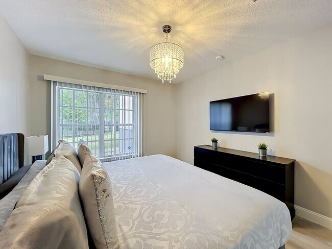 Building Photo - South Kirkman Road, Orlando, FL 32811 - 2 BR 2 BA condo