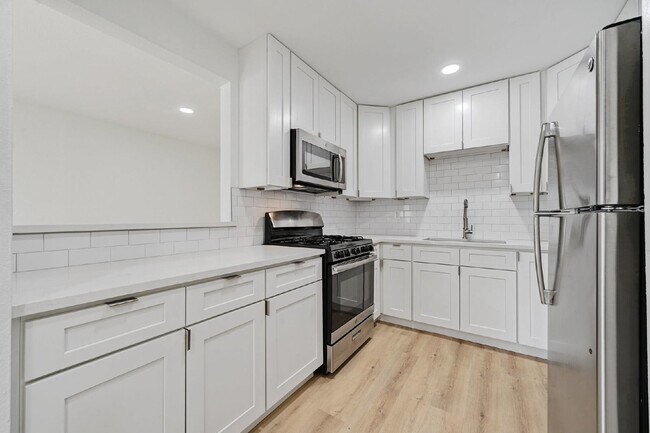 Building Photo - 2617 Ektom Dr