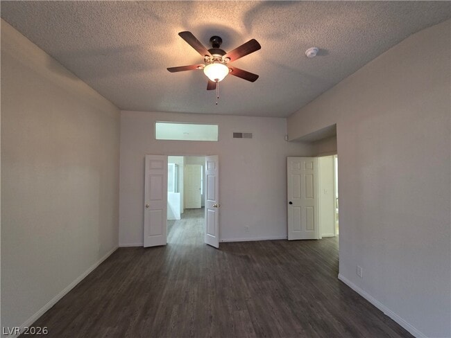 Building Photo - 6561 Avon Ct